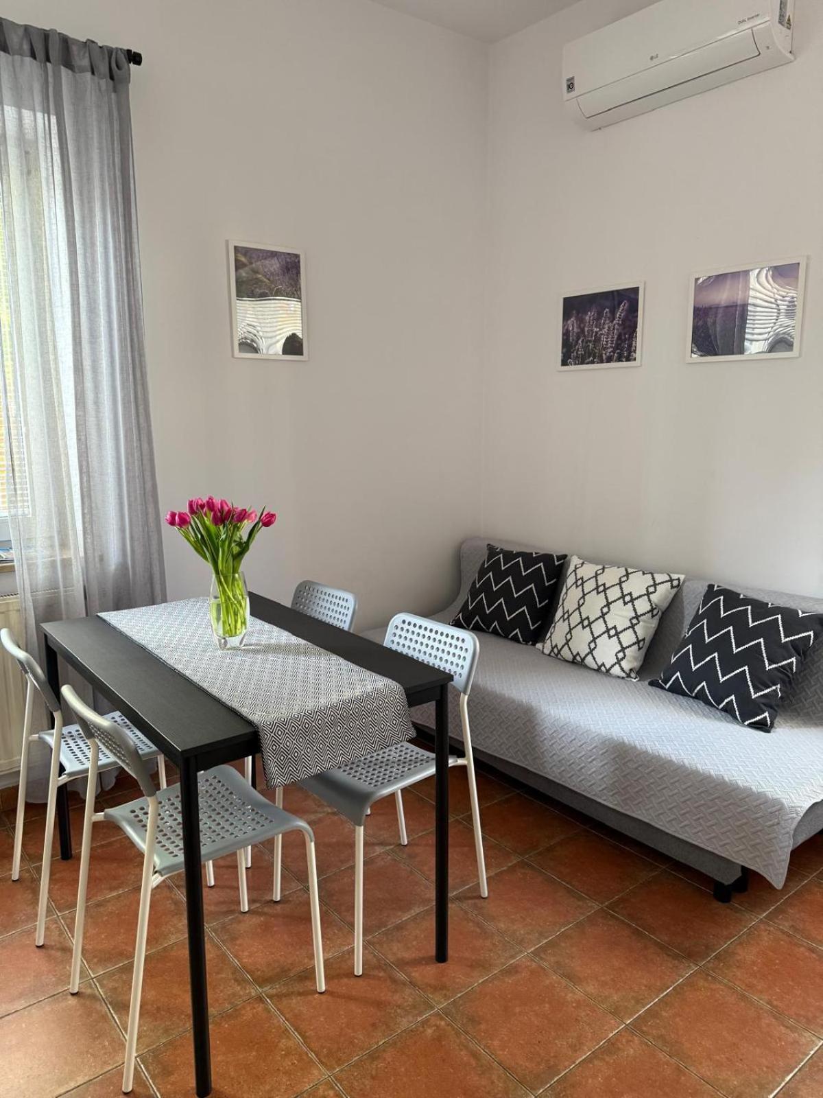 Apartamenty Lawenda Krasków Exterior foto